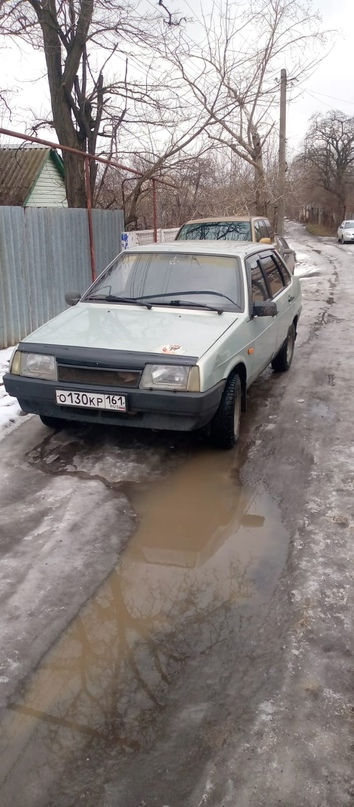 Продам ВАЗ 21099 2002 года выпуска. Авто в достойном состоянии для своих лет. Технически исправна. Сел и поехал. Новая зимняя резина. Цена 180 000 Осмотр г. Краснодон. Все вопросы по телефону +7 959 274 73 92.