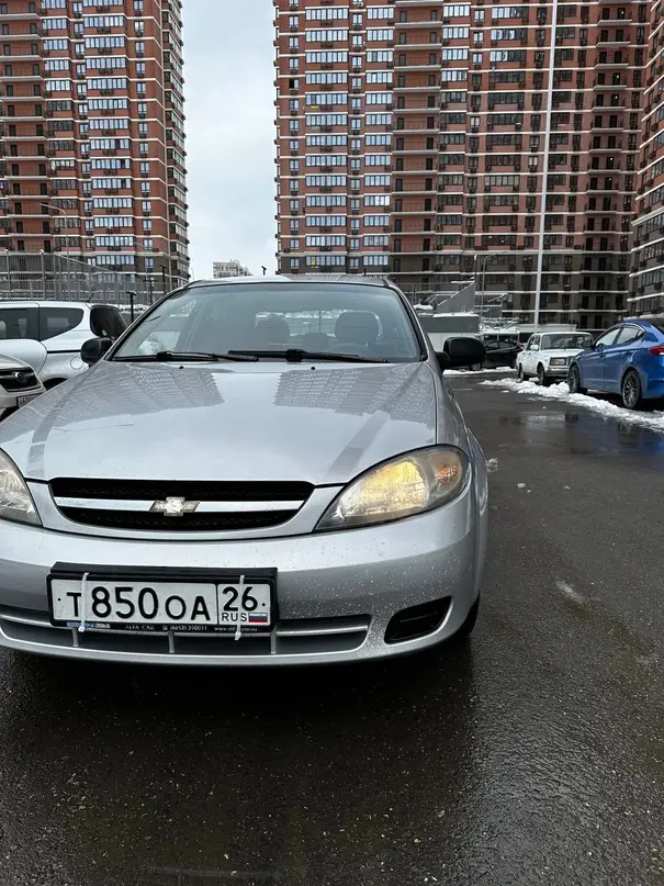 Продам Chevrolet Lacetti Пробег 253 км 2007 года 1.4 двигатель работает отлично,ходовая на отлично не каких посторонних звуков, дно и пороги в отличном состоянии, Комплектация,абс,гидроусилитель руля,электро регулировка зеркал, центральный замок подогрев стекол, кондиционер авто на хорошей зимней резине, салон чистый и ухоженный. Цена 540 тыс,₽. торг у капота , г.Донецк р-н Кировский По всем вопросам Пишете в личку !!! WhatsApp, Телеграмм +7 (926) 465-31-00 WhatsApp, Телеграмм Феникс +7 (949) 413-02-04, +7 949 718-27-22
