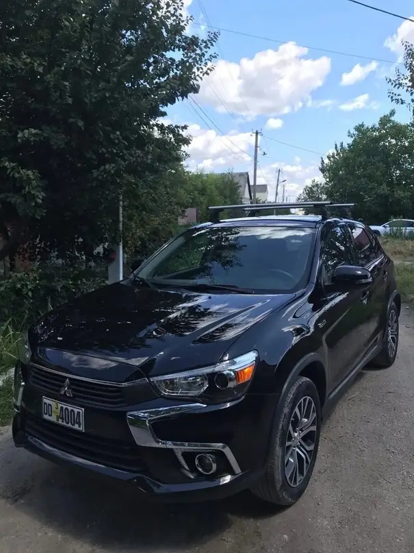 Продам Mitsubishi Outlander 2018 год 2.0 бензин, АКПП пробег 46 тыс км. Авто полностью обслужено, вложений не требует не каких, документы в полном порядке, растоможен. Цена 2 000 000₽ возможен обмен на груз бус. Г.Луганск детали по телефону +79591668209 +79595122220
