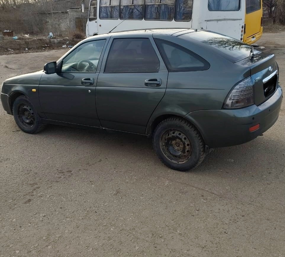 Продам,2011 год Находится в Краснодоне. Цена - 500 тысяч рублей. Хороший торг Все вопросы только по телефону- +79591184296, +79595199323