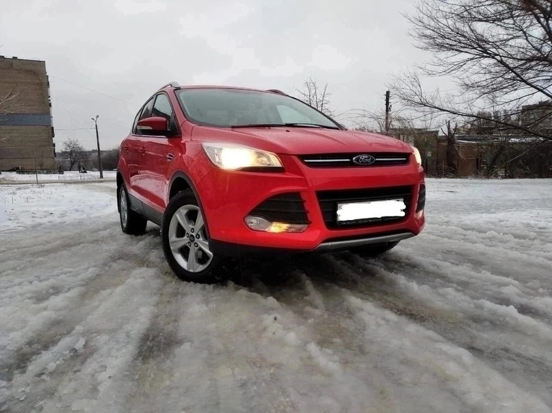 Продам Ford Kuga 2014 года, в отличном состоянии; вся обслужена. двигатель бензин 1.6/150 л.с, двигатель масло не ест/не дымит; коробка автомат, работает четко,как положено; пробег 174 тысячи; обслуживалась у официального дилера; есть подтверждающие заказ-наряды; чистый, целый, аккуратный салон; машина в заводском окрасе (кроме ляды); полный привод; двухзонный климат контроль; подогрев лобового стекла, передних сидений, зеркал; установлена новая зимняя резина; 2 ключа; старт стоп, заменён ГРМ, вложений не требует. Смотреть в Алчевске, цена 1490 т.р +79591916362, +79595152263