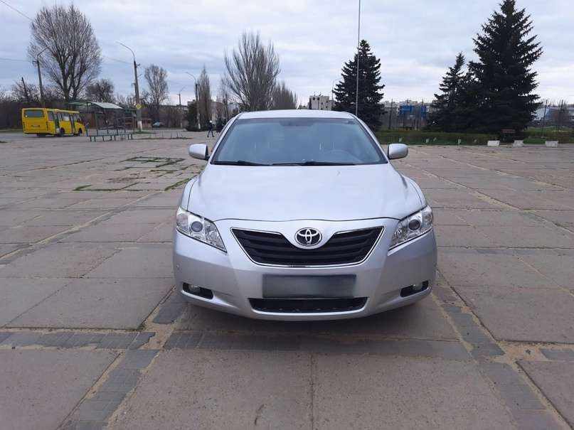 продам Тoyta CAMRY 2008 г. в. 1 400 000 коробка передач Механика МКПП куплена у официального диллера и там же обслуживалась полностью пробег 160000км (родной) 2 комплекта колес не гнилая, без рыжиков машина красилась, из за царапин, но не билась, шпатлевки по машине нет!!! машина не новая, есть сколы царапины и потертости по салону! осмотр в луганске в в центре города автомобиль в хорошем состоянии!!!не биток и не утопленник!!! +7 959 25 26 020