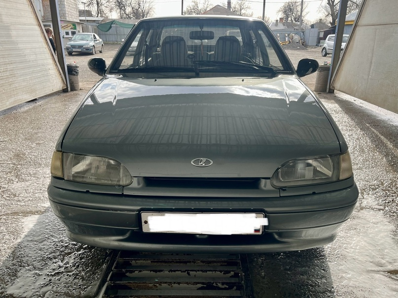 Продам ВАЗ 2115 2006 года Машина в хорошем состояние Двигатель работает отлично , Не троит не дымит ,масло не ест . Коробка не хрустит не выбивает . По кузову на фото . Музыка . Ц. Замок . Запаска Стоят диски R14 Надеты чехлы . Ходовая отличная Электрика вся исправна Документы чистые , на учет встанет . Цена :260 тысяч +79592107003 Луганск