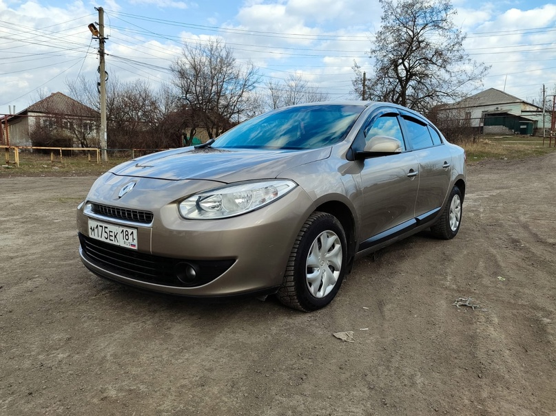 Продам Рено Флюинс 2010 год вып.турецкая сборка.двигатель самый простой и неубиваемый К4М.1.6 бензин.в хорошем тех состоянии. хорошая комплектация.4 стеклоподъемника.подогрев передних сидений.круиз контроль. кондиционер рабочий МП 3.аукс.зимняя и летняя резина.цена 760 тыс.руб.тел: +7959-271-54-64