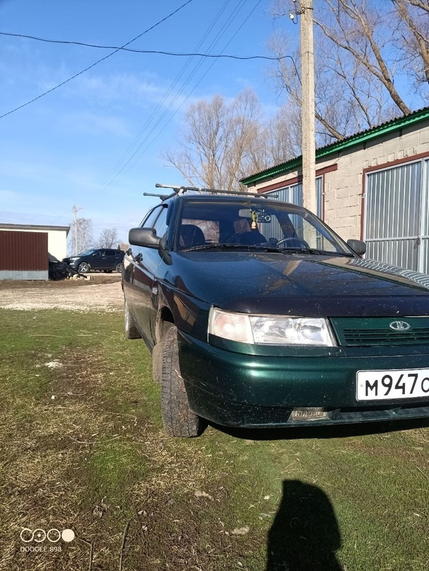 Продам ваз 2111 2003 г,в хорошем состоянии,все работает,документы в порядке,дно обработано,цена 245000т.р торг ,звоните спрашивайте +7959-125-98-25 Стаханов
