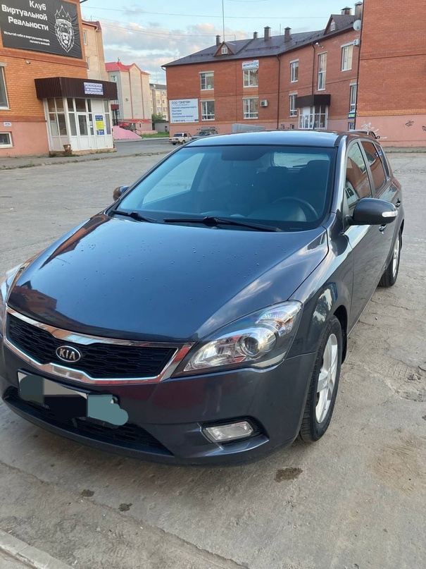 Продам киа сид 2011года, в отличном состоянии, АКПП, масла все поменяны, ходовая вся поменяна, тормозные колодки поменяны в круг, Сигнализация с авто запуском, вложений не требует сел и поехал Цена 1100 000. Реальному покупателю реальный торг, звонить +79592778908