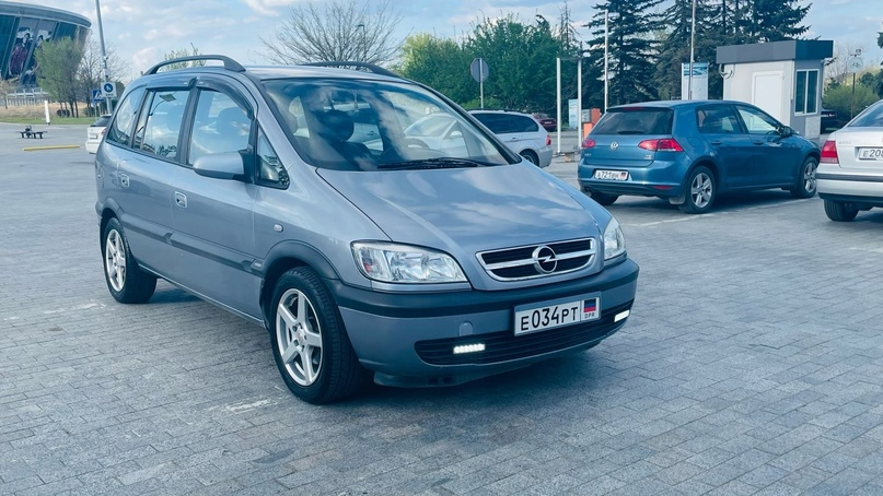 ПРОДАМ - Opel Zafira Год - 2003 Объём двигателя 1.6 Машина в очень хорошем состоянии, не российский хлам, а с литвы зазоры все ровные салон не прокуренный,стоит новая летняя ризина,и 4 зимних колеса на штампах,туманки,дорогие диски покупал за 40 тысяч,стоит газ евро 4 стоимостью в 35 тысяч, чехлы на стидение, дно и пороги целые без дыр и гнили, машинка очень мягкая. Комплектация : 2 стекло подёмника, рабочий кондиционер, электро регулировка зеркал,круиз контроль, видео регистратор,стоит хорошая магнитола, датчик света , датчик дождя, 7 местов очень вместительная Одним словом автомобиль для себя. Любые проверки с вашей стороны. Цена - 700 000 рублей Остальное по телефону - +79495766426 - Александр Осмотр г. Донецк, Калининский район