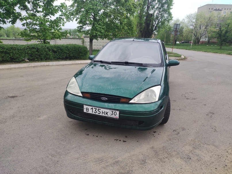 Продам Ford focus Машина в порядке,езжу каждый день. Мотор 2 литра. КПП автомат Машина в самой полной комплектации.(SE) Дно,пороги,стаканы,лонжероны целые. Цена 275 небольшой торг у капота. С предложениями за 240 заберу проходим мимо и покупаем гнилую десятку . Осмотр в Лутугино,в любое время. Возможен обмен. +79591485229
