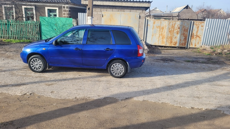 Продам ладу калину 2010 года.2ва хозяина,150 т км пробега.2 передних стеклоподьёмника,музыка ⁴ колонки магнитола пионер,сигнализация старлайн с автозапуском,в хорошем состоянии,обслужена.торг при осмотре у капота.цена 485 т рублей.2ва комплекта колес резина зима лето.машина в алчевске.+79592851650