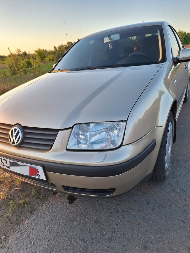 Продам Фольцваген Бора 2003г.в. В 2021 г. была пригнана из Германии ,один хозяин в ЛНР, родной пробег 267.000 км,эксплотировалась бережно,гаражное хранение,семейная машина.По состоянию, как на фото-в родном окрасе за изключение 2 элементов,в богатой комплектации. Стоимость 600.000 т.р. Авто на эти деньги, если нужна порядочная машина жду вас. Мой н.т. +79591456925. Станица.