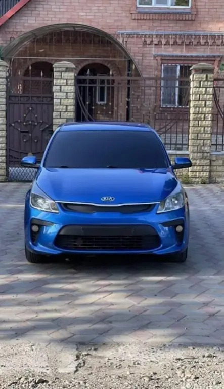 Kia Rio 1.6 AT, 2017, 88 тыс. км Автомобиль в идеальном состоянии. Кузов максимально сохранен в превосходном состоянии. Капот, фары , крылья в броне пленки. Мотор масло не берет.Коробка переключается плавно. Салон без дыр и потёртости. Сигнализация с авто запуском. Цвет синий перламутр. Цена 1 515 000 руб. Луганск тел. +7 959 191-75-77