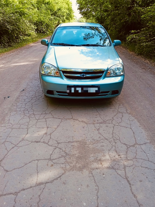 Продам Chevrolet lacetti , 2009г., двигатель 1,6. Машина в хорошем состоянии, без коррозии и рыжиков. Комплектация кондиционер, стеклоподъёмники, регулировка зеркал, музыка, хорошая резина на титанах. Ходовая на 5. Масла, фильтра менялись вовремя. Автомобиль не каких вложений не требует, за машиной следили. Салон чистый и ухоженный. Переоформление без проблем. Звоните в любой время.+79495851788.