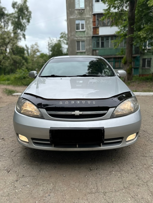 Chevrolet Lacetti конец 2007г 1.4л самый надежный В родной краске! ГУР, кондиционер, ABS,4 стеклоподьемника, центральный замок, электрорегулеровка боковых зеркал с подогревом, два комплекта ключей и т.д Ни единого дтп, нечего не крутилось или снималось Любые проверки!!! Гаражное хранение Абсолютно все в автомобиле работает и светится. Для тех кто действительно ищет живой Лачети. По желанию пришлю полный видео обзор Цена: 645.000 ( аргументированный торг у автомобиля) Авто находится в г.Алчевск (ЛНР) Номер: +7(959)567-03-12 8(904)2824990(Телеграмм)