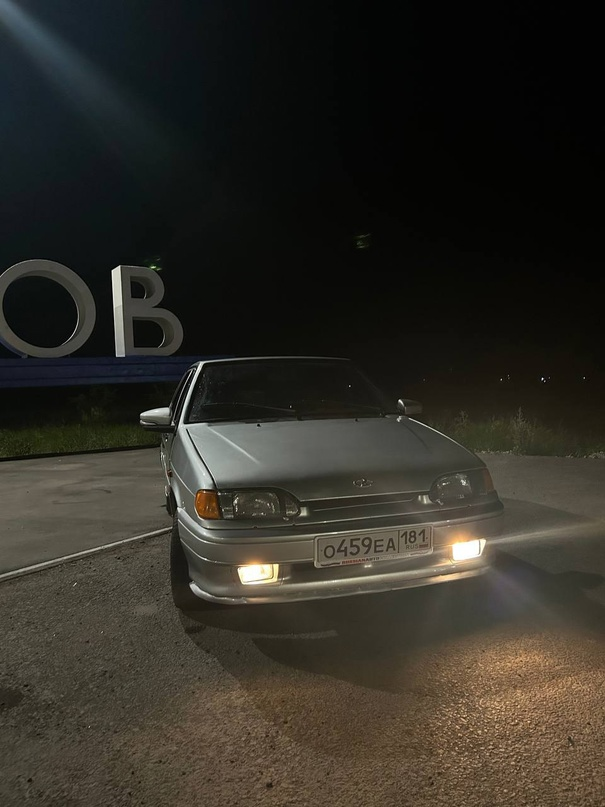 Продам ваз 2114 2008 года в идеальном состоянии. По кузову моментов не каких нету. Двигатель 8 кл. Масло не ест не дымит. Ожовая мягенькая взбитая машина не че не тарохтит не гримит . коробка включается четко без каких нариканий . машина куда угодно доедет. Салон ухоженый. Стоит хороший выхлоп. Хорошая музыка четыри колонки и маленький сабик. По документам все оформляется. Цена 285 тысяч. Номер телефона +79591846552.