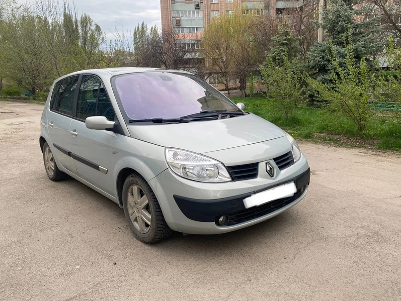 Продам Renault Scenic 2, 1,6 бензин самый надежный двигатель !2004г. Пробег 192000 Машина в хорошем состоянии, мотор работает хорошо, салон кожа, по кузову дефектов нет, все стекла родные, лобовое с атермальным покрытием. Ходовка в хорошем состоянии. бортовой компьютер, климат-контроль, 4эл.стекла, автодождь, автосвет, машина в хорошей комплектации !! Панорамная крыша 600000р. +79591008764