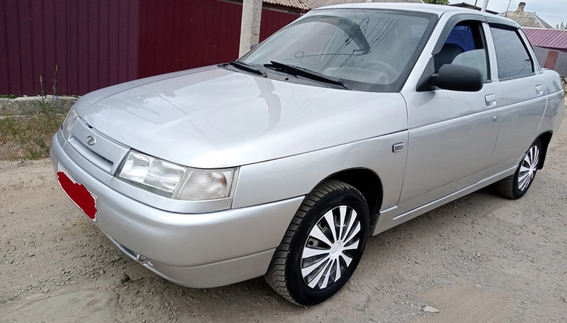 Продам 2110,2004 года , двигатель 1.5 , 8 клапанный, самый надёжный, клапана не гнёт , масло не кушает, едит хорошо, коробка в порядке, ходовая часть тоже в порядке, днище и пороги без дыр , варить красить не нужно, низ дверей что внутри что с наружи целые без дыр и рыжиков , кузов ровный , дыр нету , рыжиков нету, царапин тоже нету, и вмятин тоже нету , салон в хорошем состоянии, музыка стоит играет не плохо, чехлы приятные, бортовой компьютер, лэд фары противотуманные, электрика вся работает, по документам полный порядок все документы на руках, любое переоформление, автомобиль на полном отличном ходу, цена 285 тысяч рублей торг будет при осмотре автомобиля звоните по номеру телефона. +79595580923