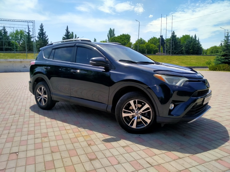 ‼Продам Toyota Rav4‼ Цена 2.200.000 р торг 2018 г.в Пробег:115.000км Двигатель 2.5 бензин АКПП(полный привод) Хороший,комфортный автомобиль в синем цвете!по технической части все хорошо,АКПП без пинков рывков и т.д,мотор тянет отлично,масло не ест,родной пробег, опрятный чистый,комфортный салон.по документам всё в порядке. +79595115438