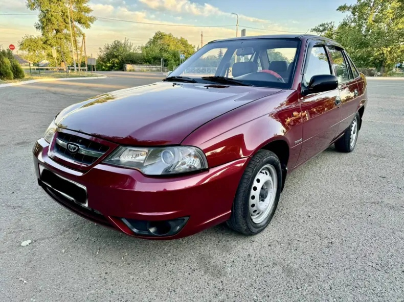 Daewoo Nexia 2010год Авто в новом состоянии 69000т пробег родного Автомобиль полностью весь в Заводском окрасе без ДТП без единого рыжика!Один хозяин с Автосалона Зимой не выезжала масла фильтра заменены,хорошая музыка,новый АКБ,новая резина,авто без вложений,любое переоформление!гАлчевск цена 500000т руб торг тел +7(959)251-52-13 (telegram,WhatsApp)
