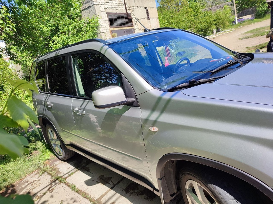 Nissan X-trail 2010 год 203000 км 2.5 бензин Вариатор Полный привод Панорама Подогревы сидений Камера заднего вида Подогревы зеркал Круиз контроль Двух зонный климат контроль Датчик света Датчик дождя Сигнализация Антикоррозийная обработка Два комплекта резины и дисков Авто полностью обслужено! Территориально г.Ирмино Цена 1 550 000 ₽ Все интересующие вас вопросы по телефону: +7959-127-46-76