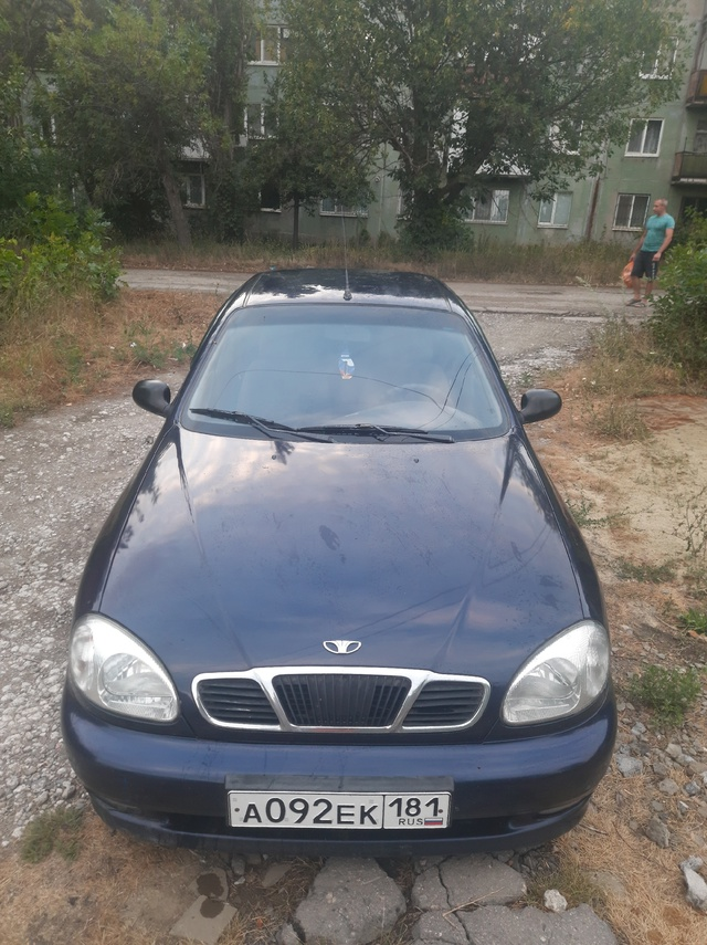 Продам Део Ланос 2003г.1.5(8клап.)Авто полностью обслужено.Без вложений.Ходовая,двигатель,КПП без нареканий.Электрика,салон в отличном состоянии.Газ (пропан)4 го поколения зарегестрирован.В одних руках 14 лет.Один хозяин по докум.Кузов оцинкованный.Присутствуют по кузову незначительные,жизненные недочеты.Сигнализация,центр.замок,стеклоподьемники.Комплект зимней резины на дисках.Цена 290 т.р.Минимальный торг.+79591719271