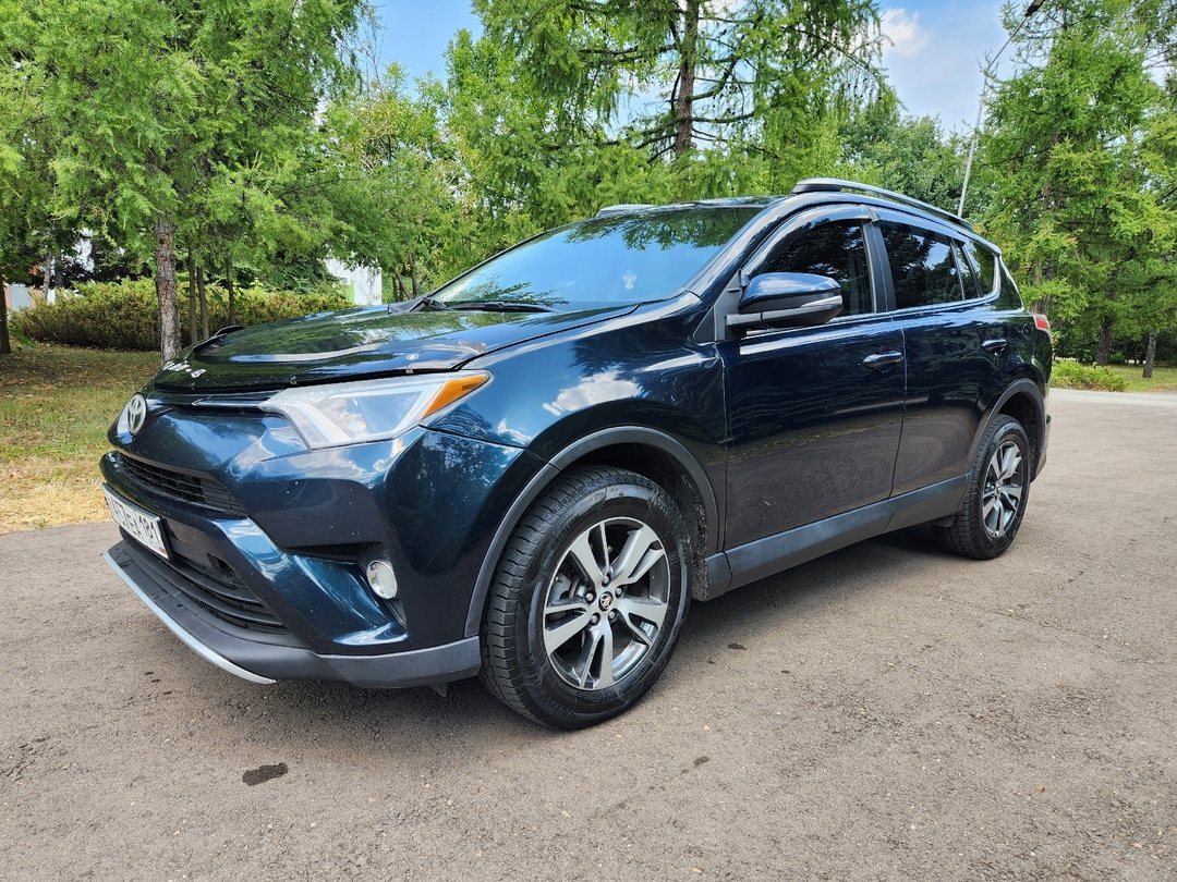 Toyota RAV4 2018 год, 2.5 автомат, пробег 115 т. км, машина в отличном состоянии, делать не чего не нужно, все остальные вопросы по телефону +79591779797. Цена 2 млн. руб.