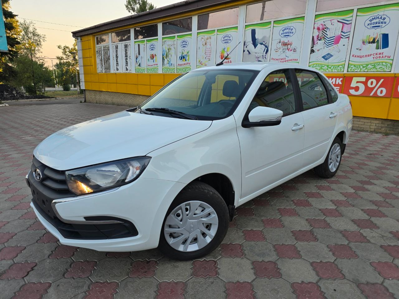 Продам ВАЗ (LADA) Granta 1.6 MT, 2024 год. Передний привод, МКП Пробег 1 км ОБМЕН НА ВАШЕ АВТО КРЕДИТ Переоформление в МРЭО Цена: 1 090 000 рублей. Звоните прямо сейчас +79591441400 +79595556595