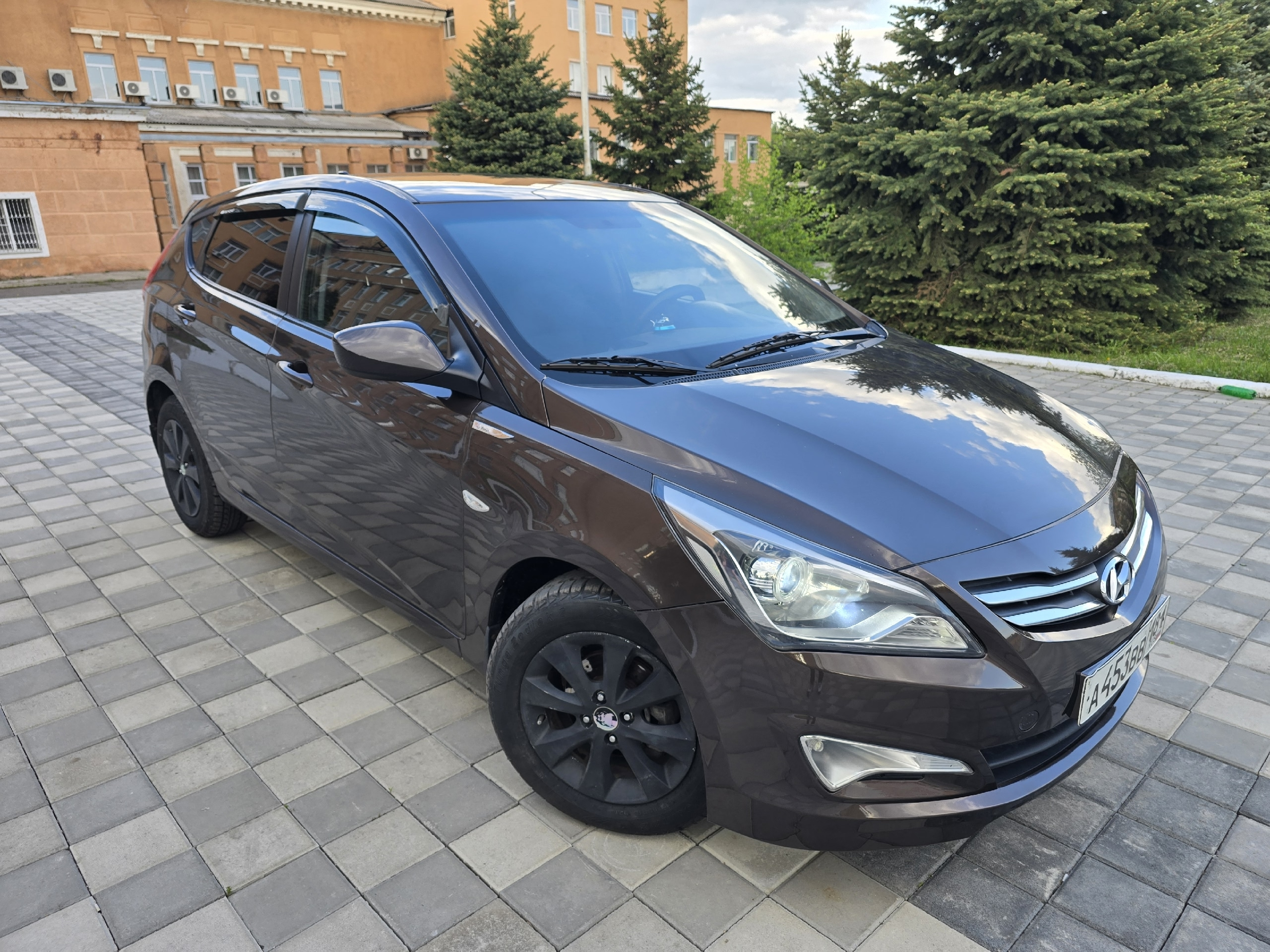 Продам Хундай Солярис 2016 год 1.6 мотор автомат все работает в штатном режиме пробег 190 000км Машина без ДТП Новая резина Цена 910 000 руб. Помощь в оформлении ВОЗМОЖНА ПРОДАЖА В КРЕДИТ ОБМЕН +79591441400