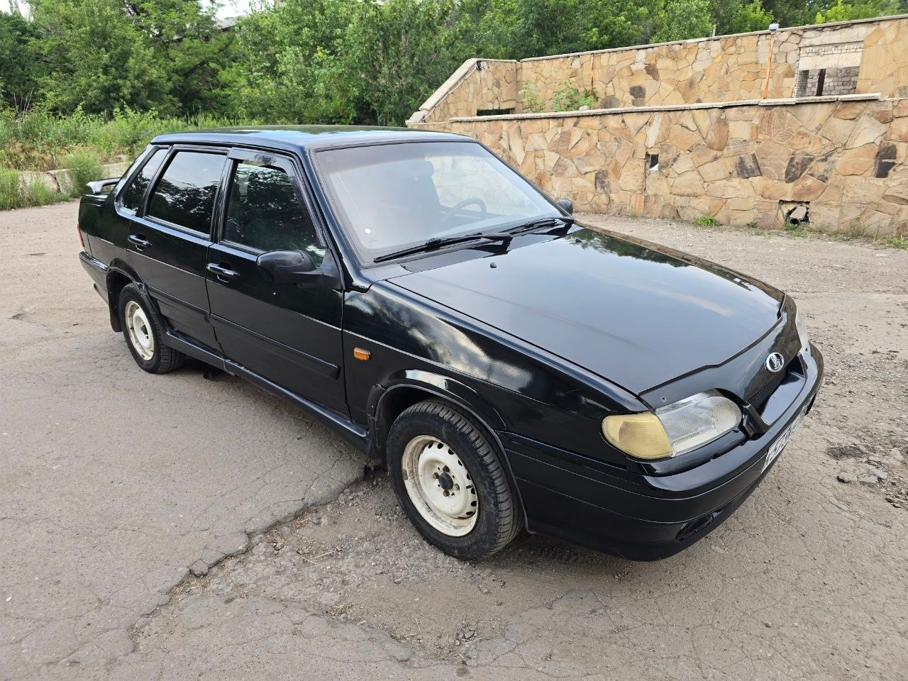 Ваз 2115 2009 г.в 1.6мотор 250 000 км. Помогу переоформить Цена 200 000руб +79591441400