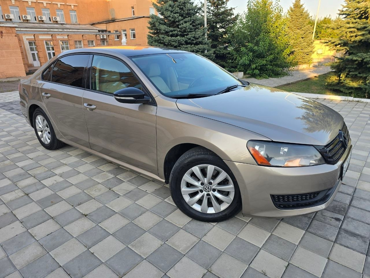Продам Volkswagen Passat (North America) 1.8 AT 2015 года Передний привод, автомат Пробег 97 000 км машина в хорошем состоянии делать ничего не надо Цвет золотой Возможно продажа в КРЕДИТ Переоформление в МРЭО Цена 1 200 000 Обмен +79591441400